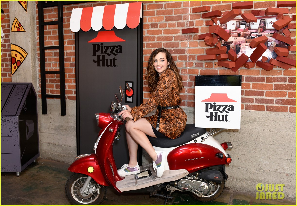 louriza tronco mary mouser sdcc pizza hut 08
