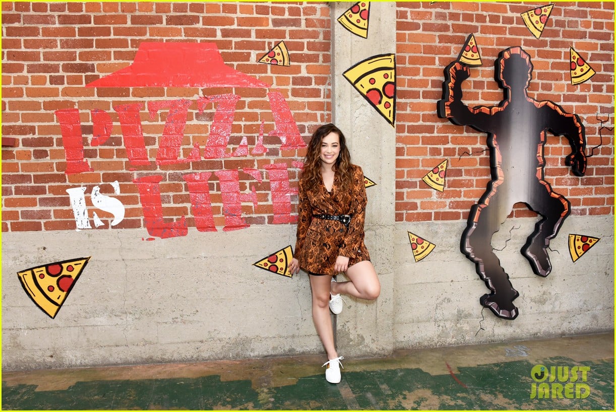 Full Sized Photo of louriza tronco mary mouser sdcc pizza hut 09