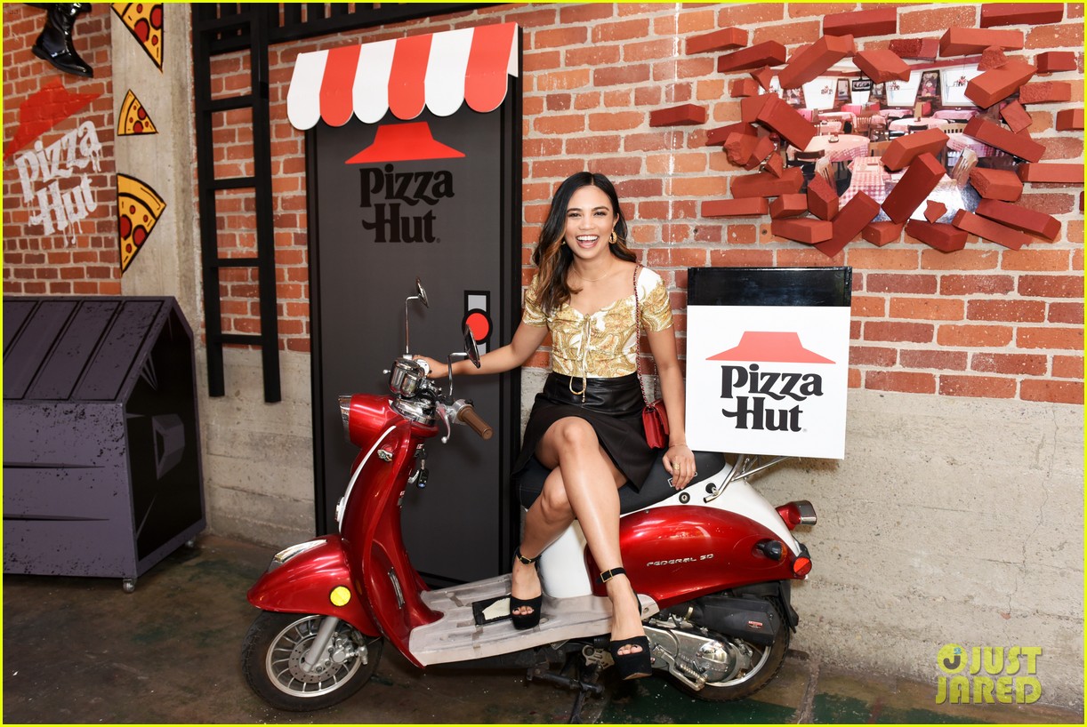 louriza tronco mary mouser sdcc pizza hut 11