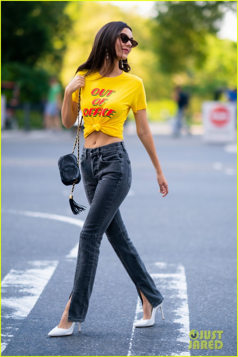 victoria justice sang danced her heart out at world pride 01.
