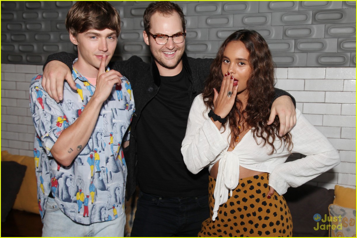 13 reasons why cast season three party pics 01