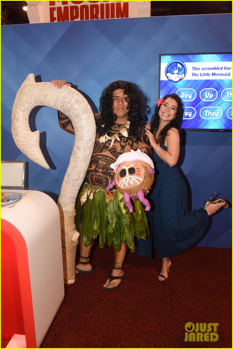 Full Sized Photo of aulii cravalho jodi benson mermaid pics d23 expo 01