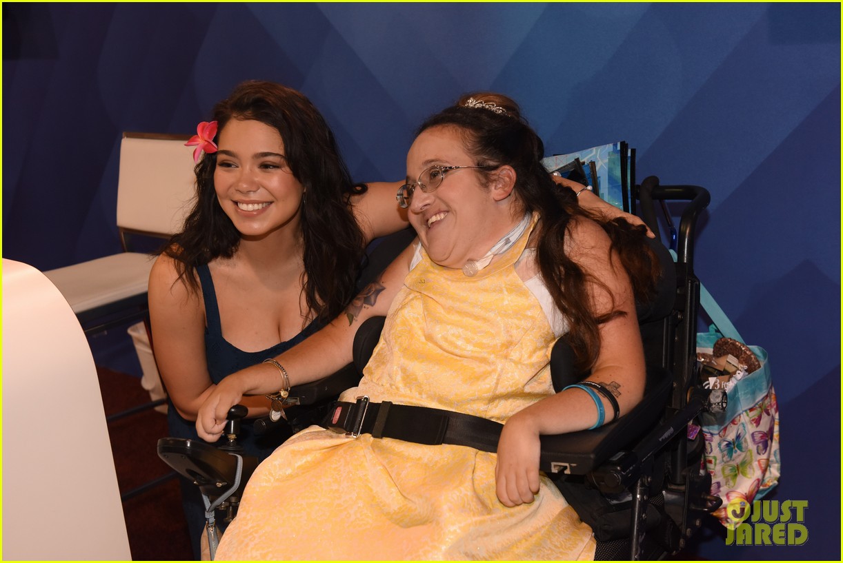 Full Sized Photo of aulii cravalho jodi benson mermaid pics d23 expo 07