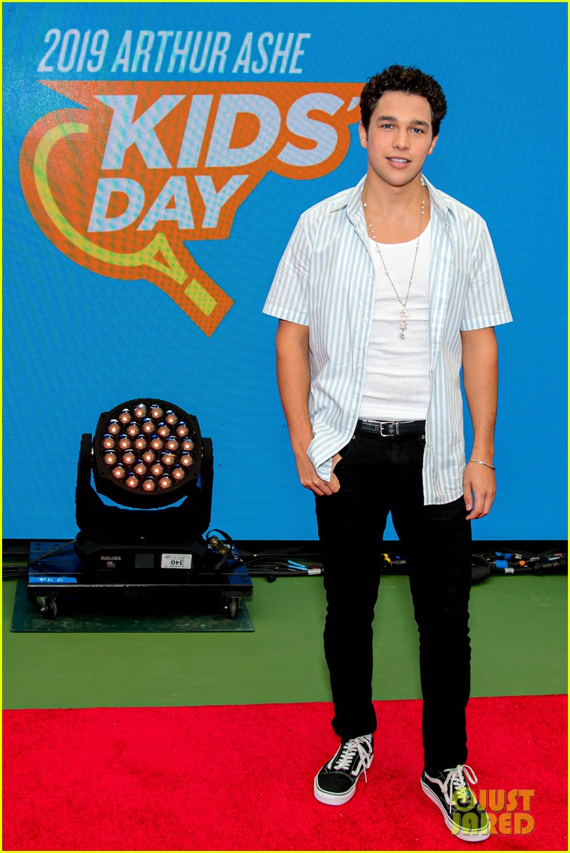 Meg Donnelly & Austin Mahone Perform at Arthur Ashe Kids' Day 2019