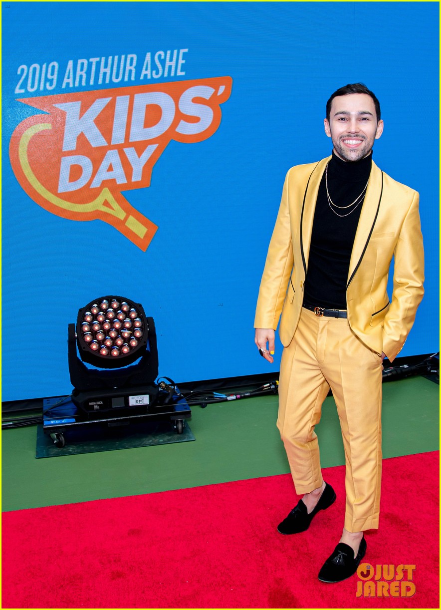 meg donnelly austin mahone hit the stage for arthur ashe kids day 05