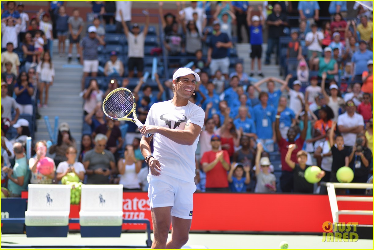 meg donnelly austin mahone hit the stage for arthur ashe kids day 15
