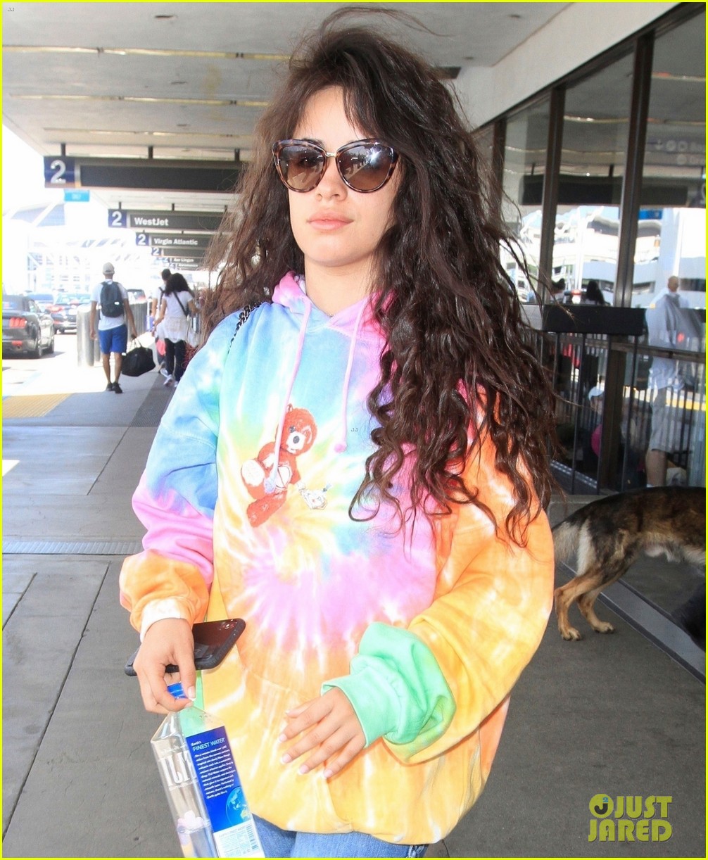 camila cabello flies back to los angeles 05