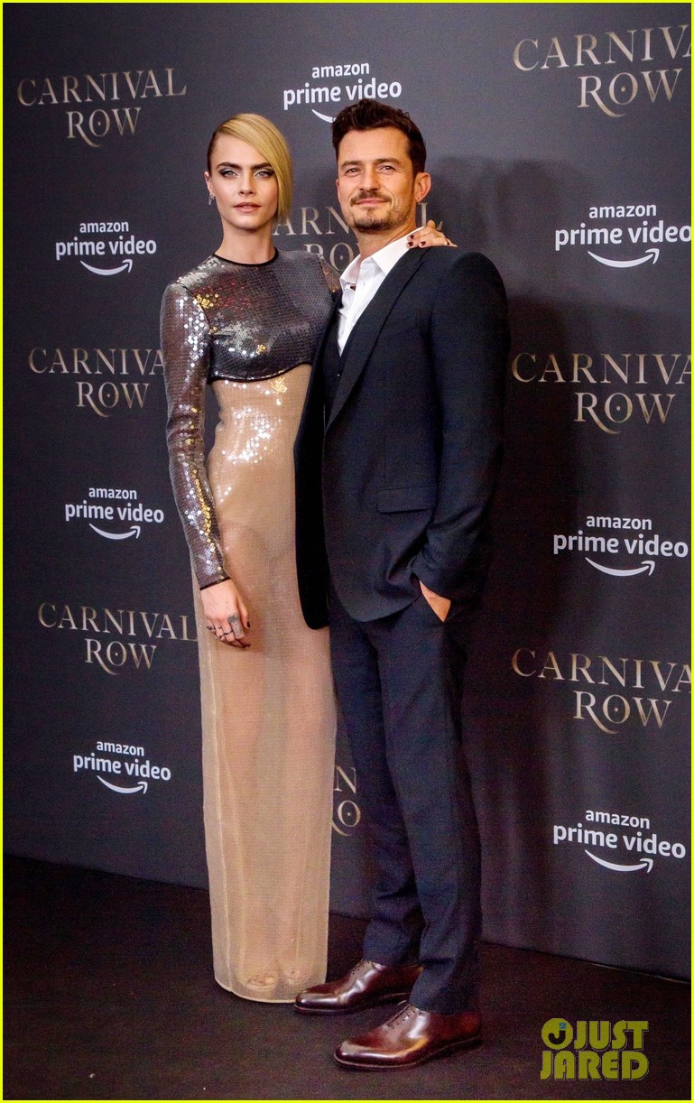 orlando bloom cara delevingne carnival row berlin 03