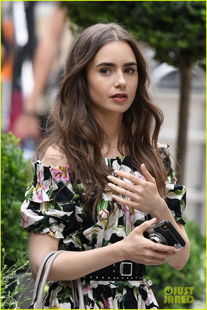 Lily Collins Wears Paris On Her Clothes While Filming 'Emily in Paris', Photo 1253546 - Photo Gallery …