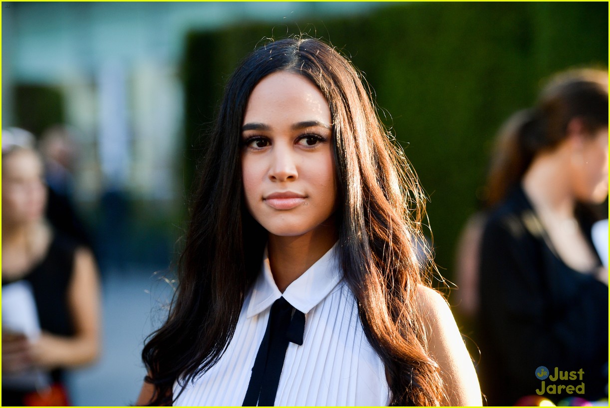 Emily Tosta Hits Up The 'Mayans M.C.' Season Two Premiere | Photo