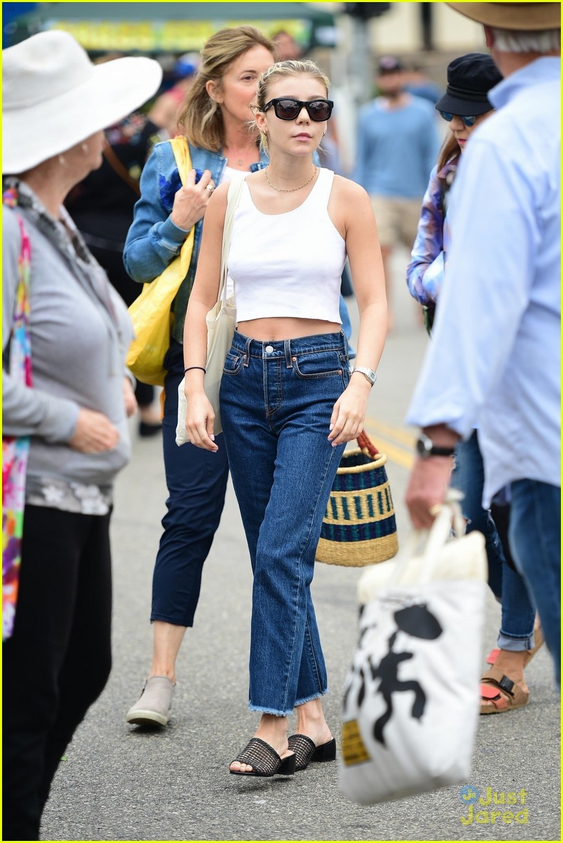 G Hannelius Shows Off Nail Polish Color Of The Summer In The Pool 