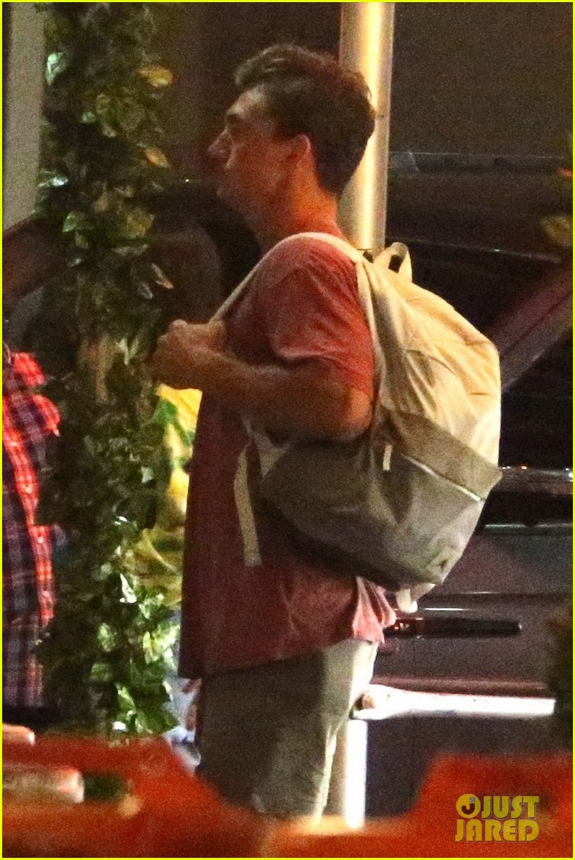 gigi hadid tyler cameron serena williams at dinner 04