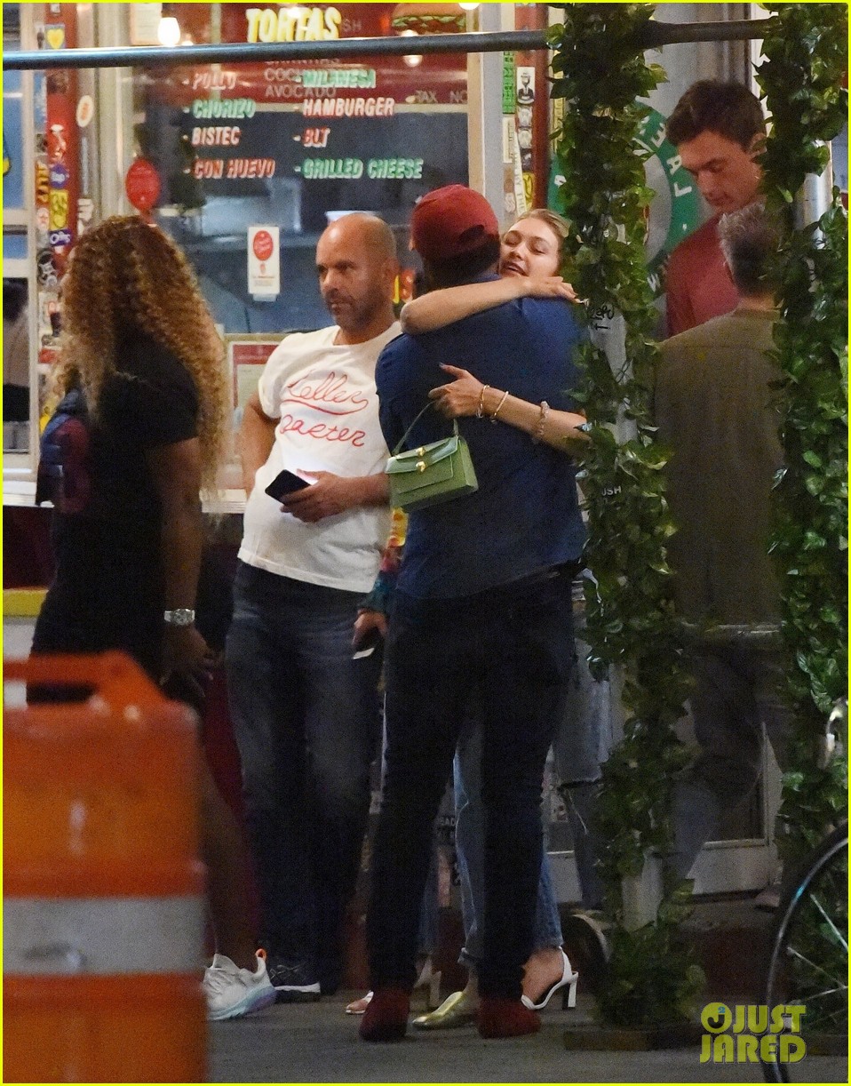 gigi hadid tyler cameron serena williams at dinner 08