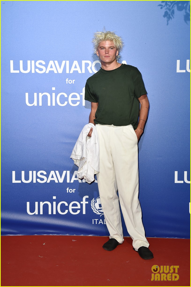 vanessa hudgens austin butler unicef summer gala 09
