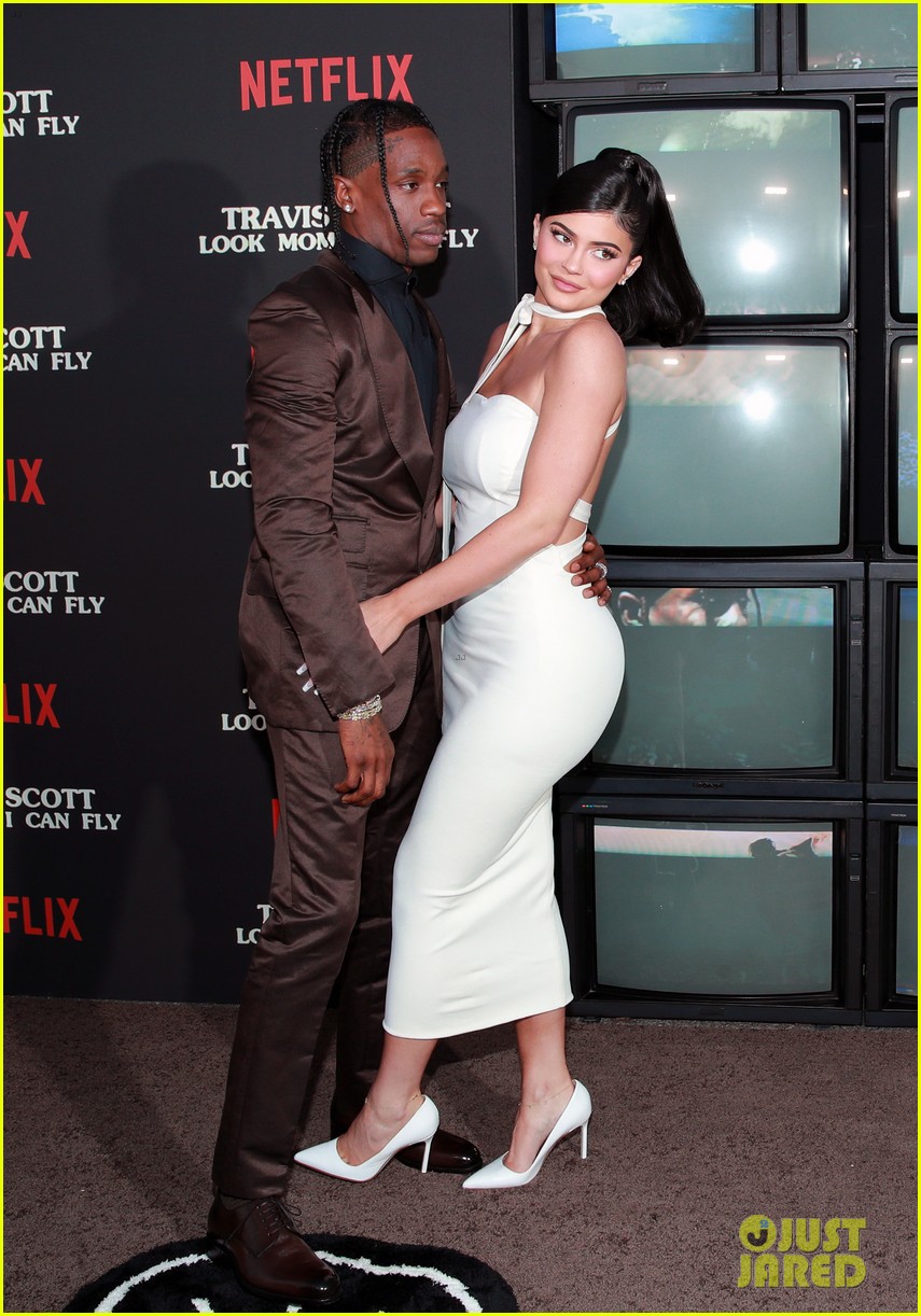 kylie jenner daughter stormi travis scott look mom i can fly premiere 19
