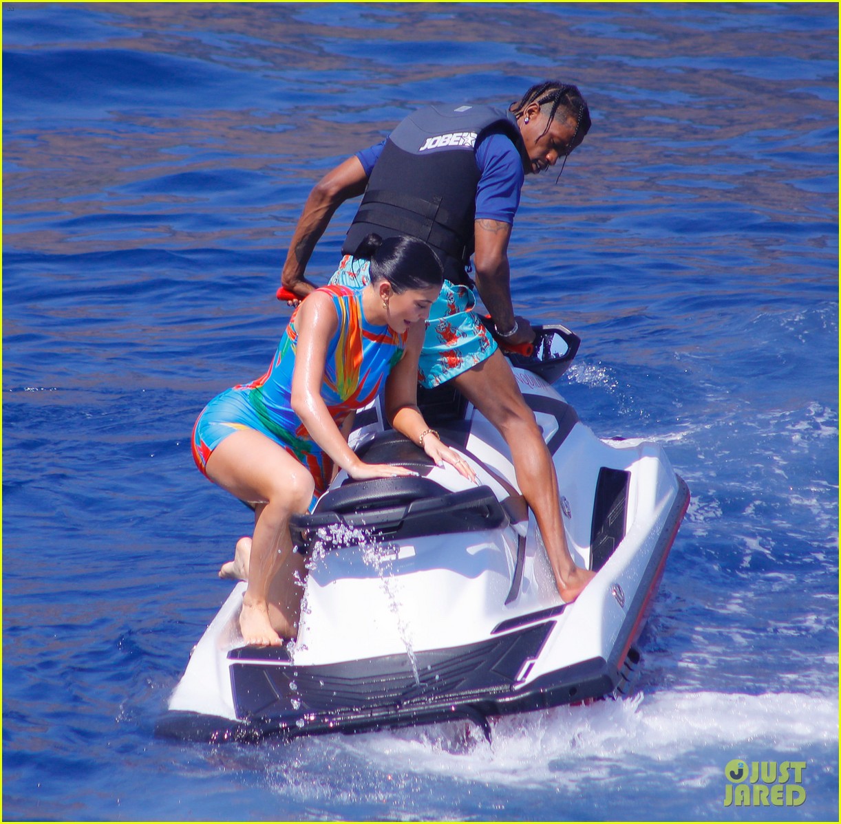 kylie jenner travis scott jet ski on her birthday 08