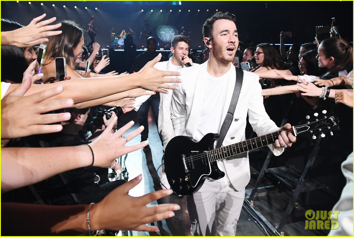 Sophie Turner Fangirls for Joe at Jonas Brothers' Madison Square Garden