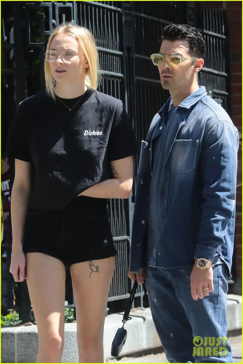 Joe Jonas Says Having Kevin&rsquo;s Daughters on Tour With Them Is The Best