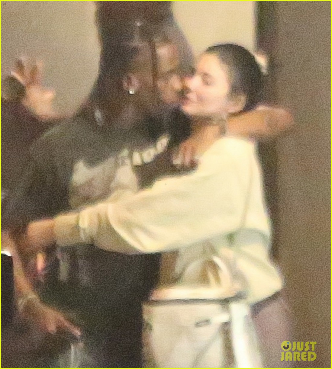 Full Sized Photo Of Kylie Jenner Travis Scott All Loved Up After Dinner Date 04 Kylie Jenner 