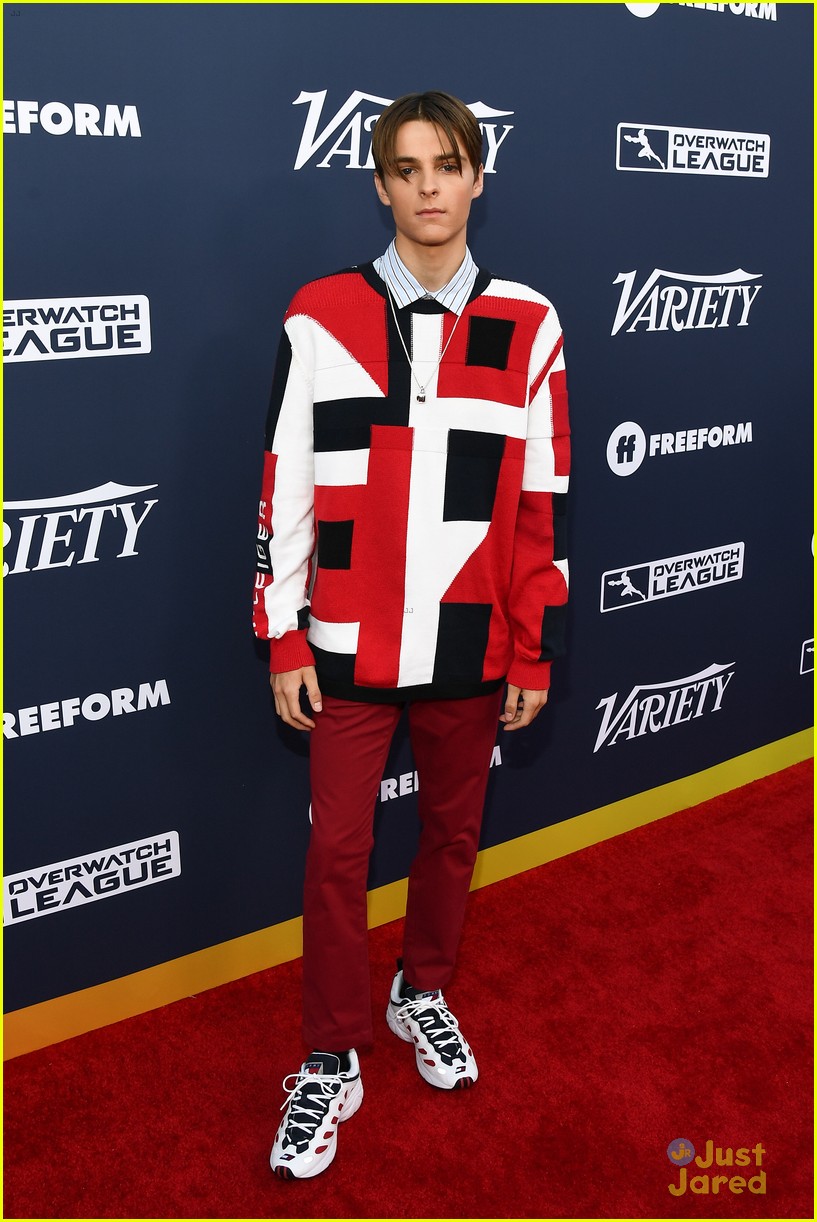 laura marano navia robinson light feather cast poyh 20