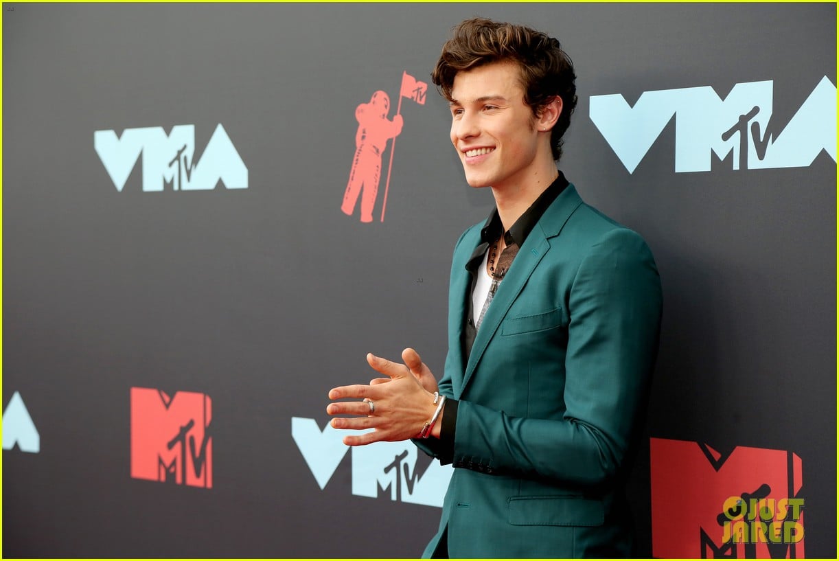 Shawn Mendes Suits Up For Vmas 2019 Photo 1255698 Photo Gallery