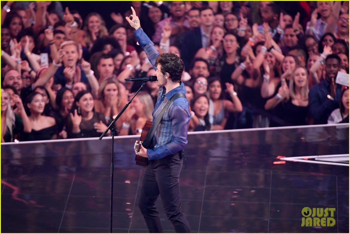 Shawn Mendes Goes Solo For First Vmas 2019 Performance Video Photo