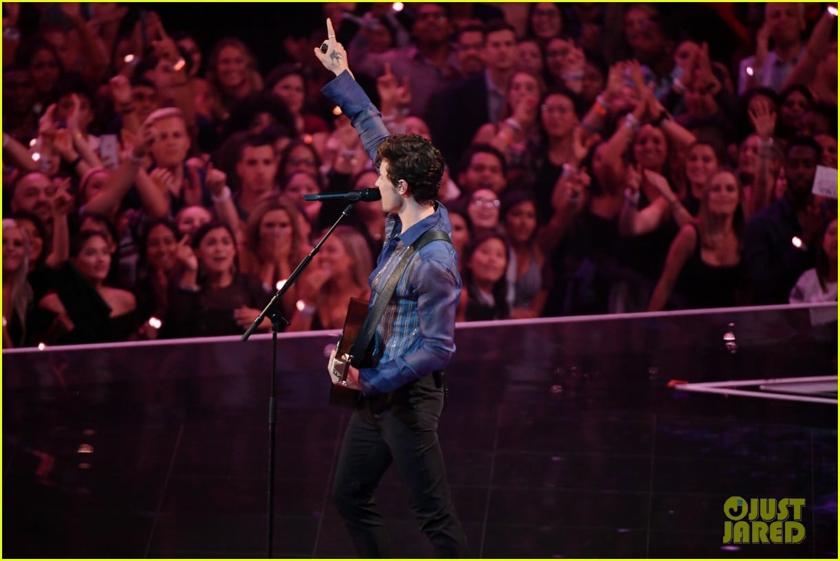 Shawn Mendes Goes Solo For First Vmas 2019 Performance Video Photo