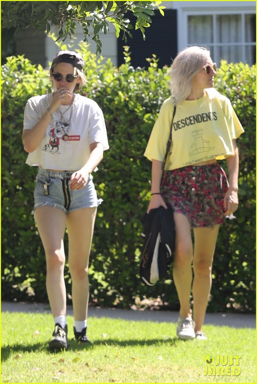 Kristen Stewart Spends Monday Morning With New Girlfriend Dylan Meyer Photo 1255688 Dylan Meyer Kristen Stewart Pictures Just Jared Jr