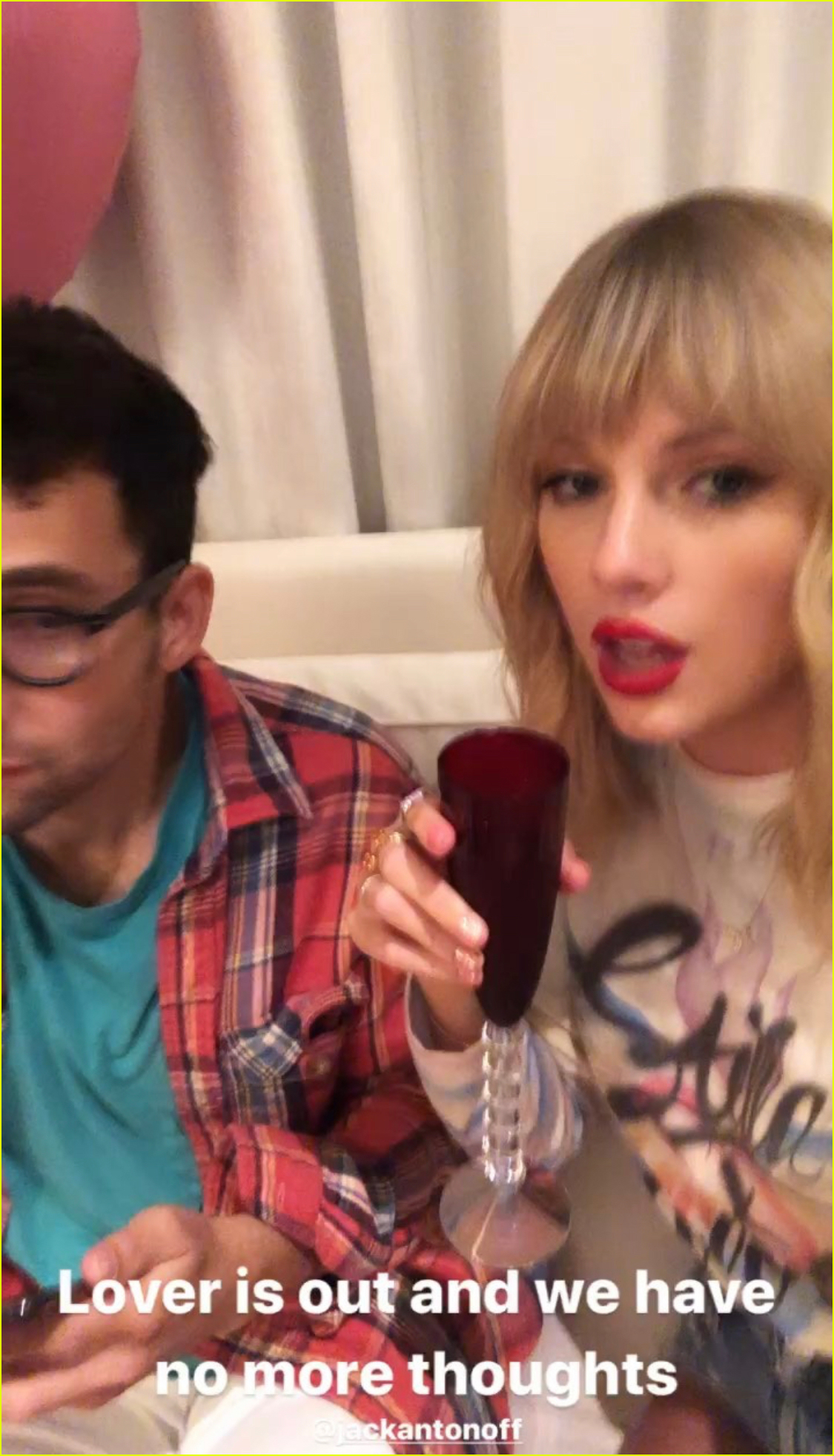 Taylor Swift Celebrates 'Lover' Release with Cake & Close Friends ...