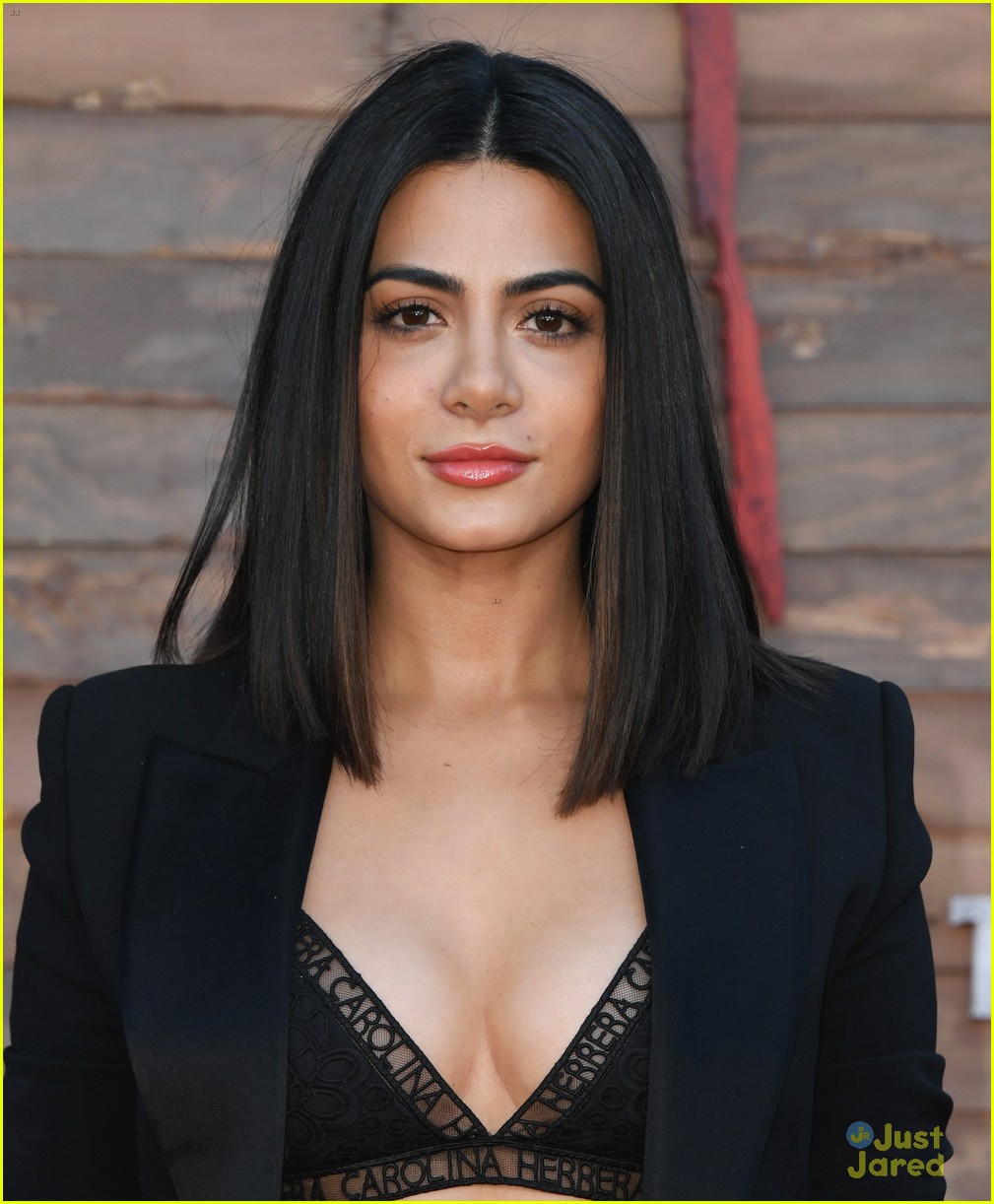 emeraude toubia luke baines alisha wainwright it movie premiere 13