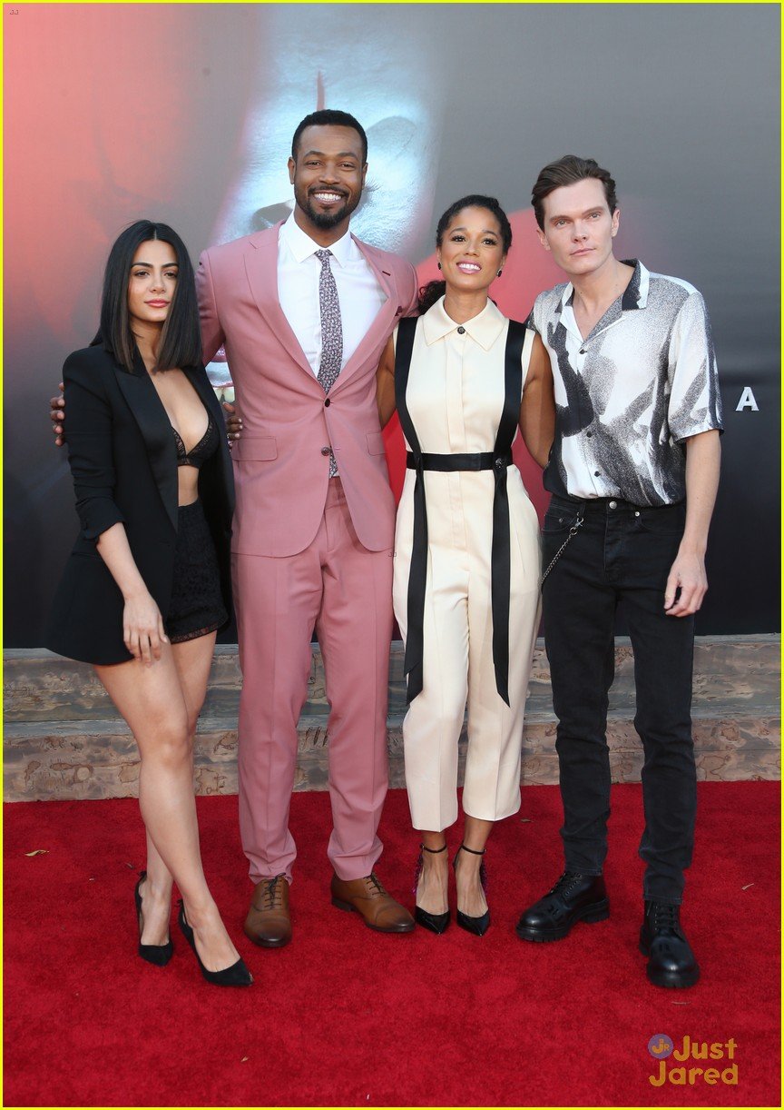 emeraude toubia luke baines alisha wainwright it movie premiere 23