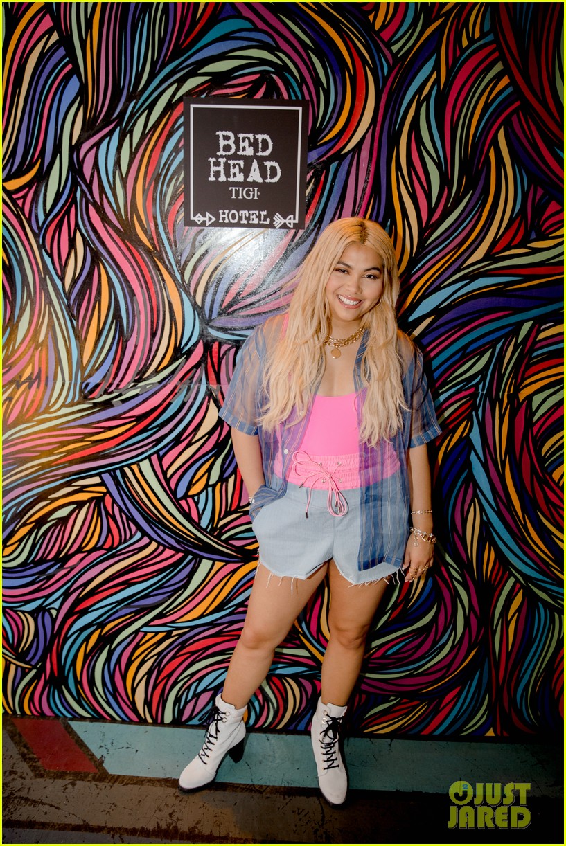 victoria justice hayley kiyoko tayla parx visit bed head hotel 05