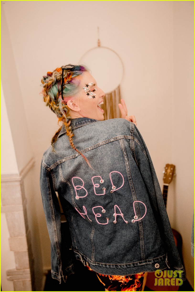 victoria justice hayley kiyoko tayla parx visit bed head hotel 24