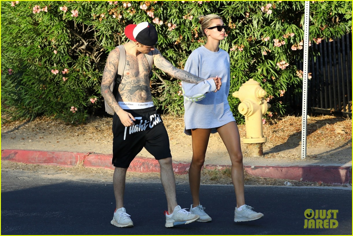Full Sized Photo Of Justin Bieber Shows Off Tattoos On Shirtless Hike With Hailey 36 Shirtless
