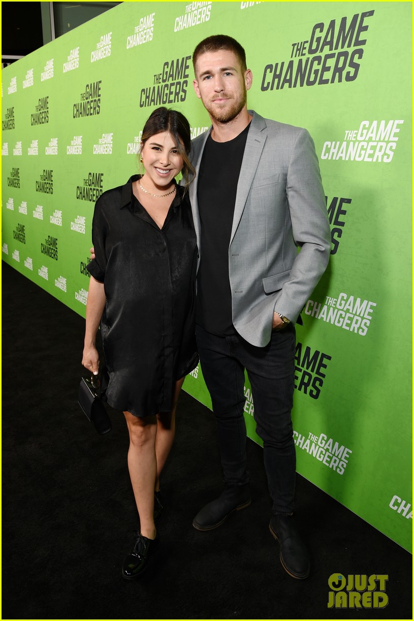 daniella monet attends game changers premiere 9 months pregnant 08