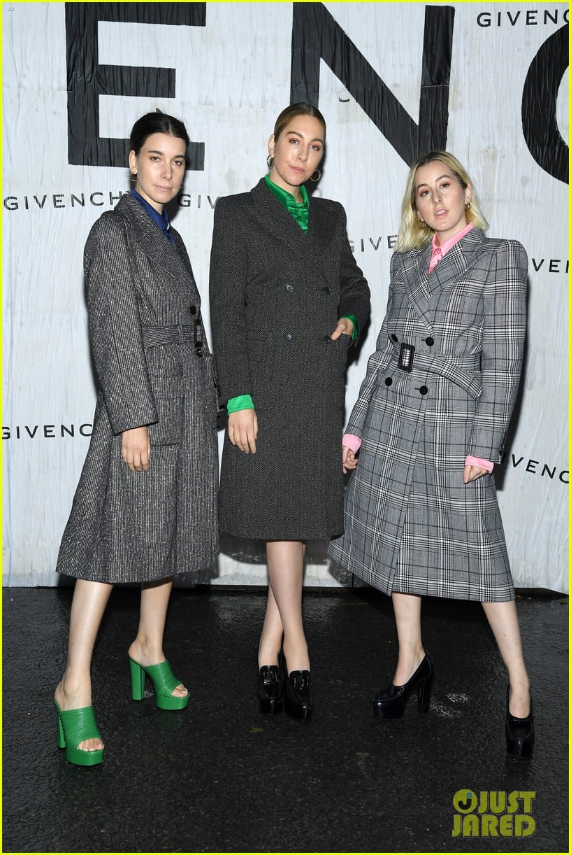 Maisie Williams & 'Euphoria's Hunter Schafer Arrive in Style for Givenchy  Fashion Show: Photo 1263195 | Hunter Schafer, Kaia Gerber, Maisie Williams,  Reuben Selby Pictures | Just Jared Jr.