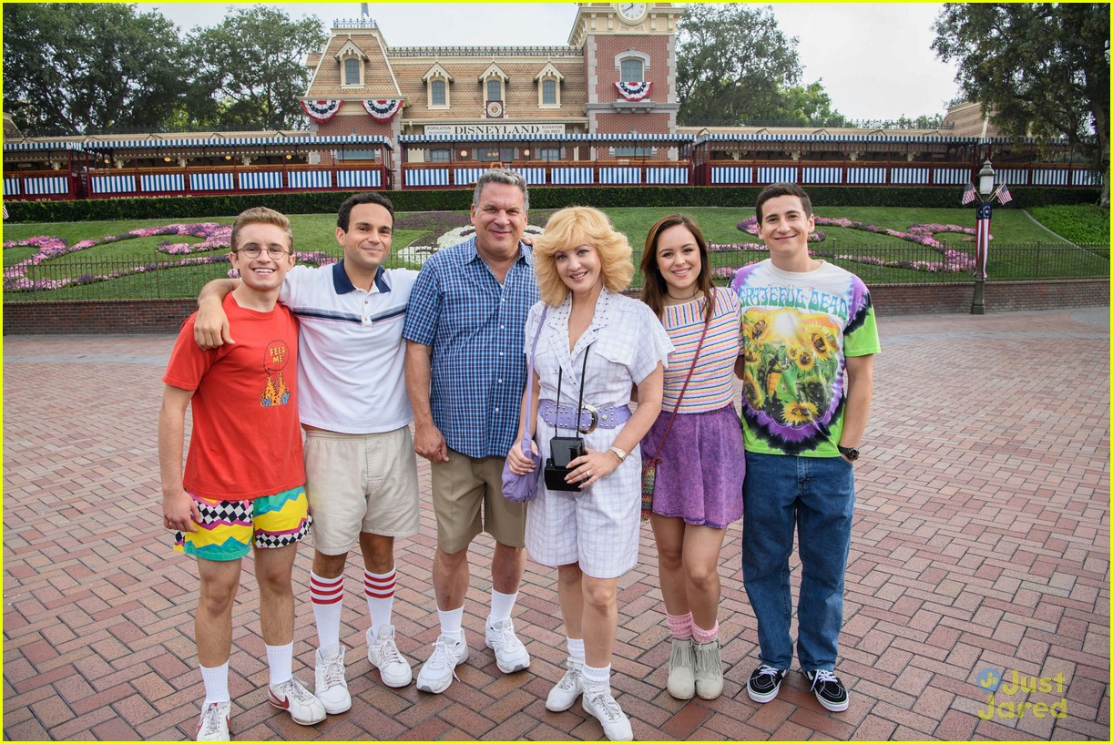 'The Goldbergs' Head To Disneyland For Vacation on Season Premiere