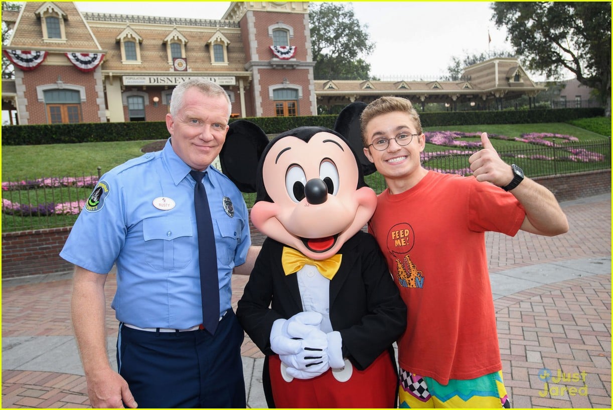 'The Goldbergs' Head To Disneyland For Vacation on Season Premiere