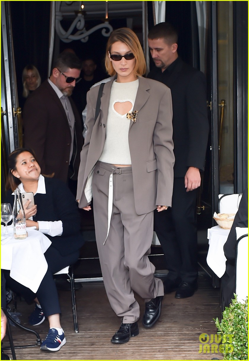 Bella Hadid Grabs Lunch With Sister Gigi in Paris | Photo 1262355 ...