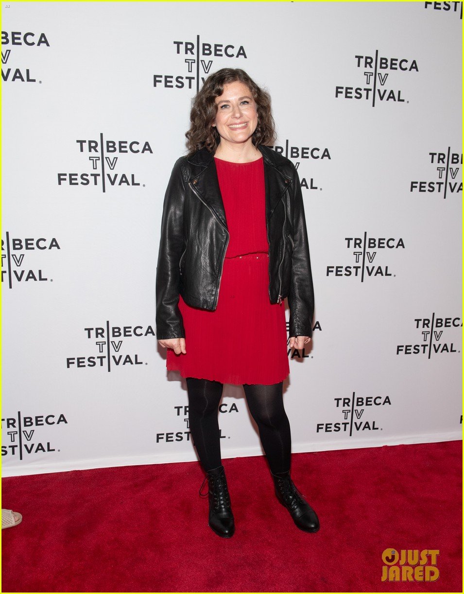 Hailee Steinfeld Announces New Song &lsquo;Afterlife&rsquo; - Find Out When It