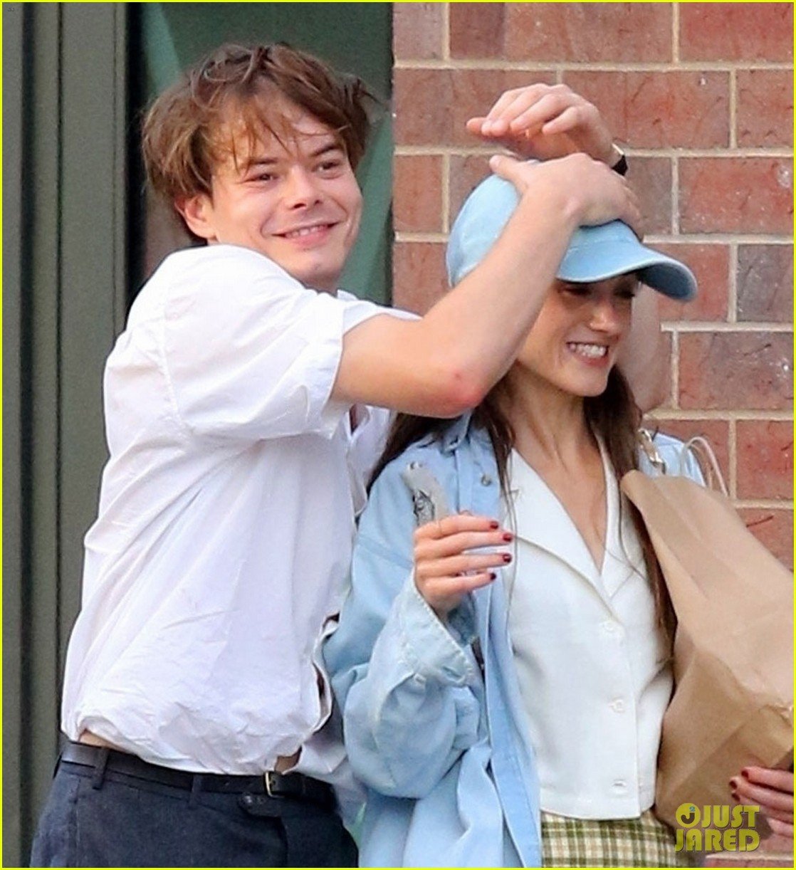 Natalia Dyer & Boyfriend Charlie Heaton Are So Cute in These Candids