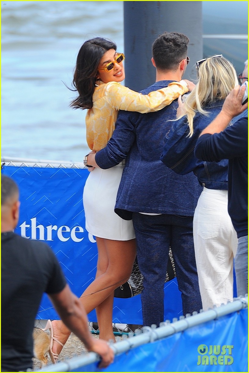 nick jonas priyanka chopra joe jonas ride in seaplane 35