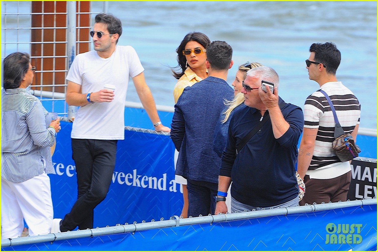 nick jonas priyanka chopra joe jonas ride in seaplane 38