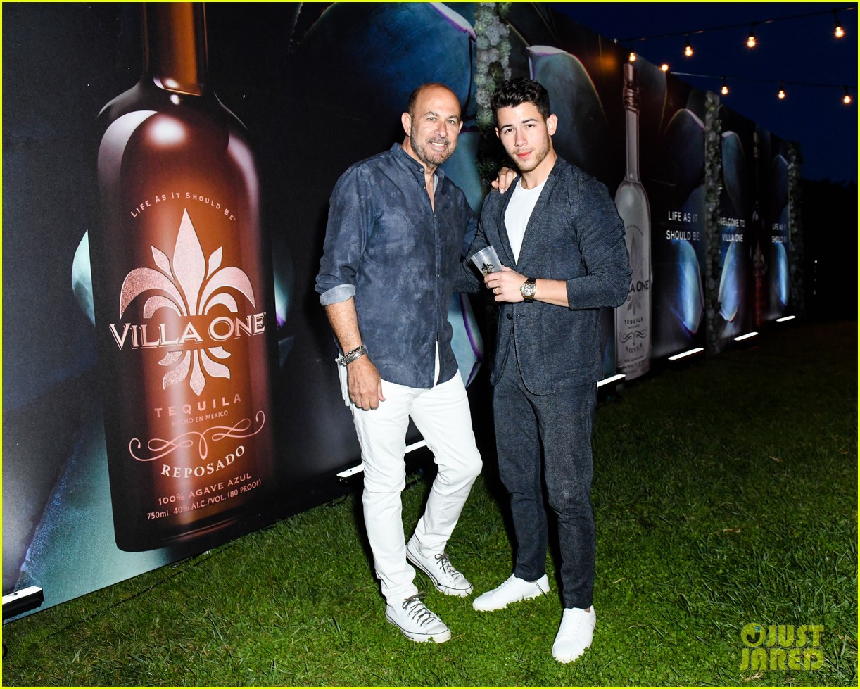 nick jonas tequila celebration priyanka chopra 04
