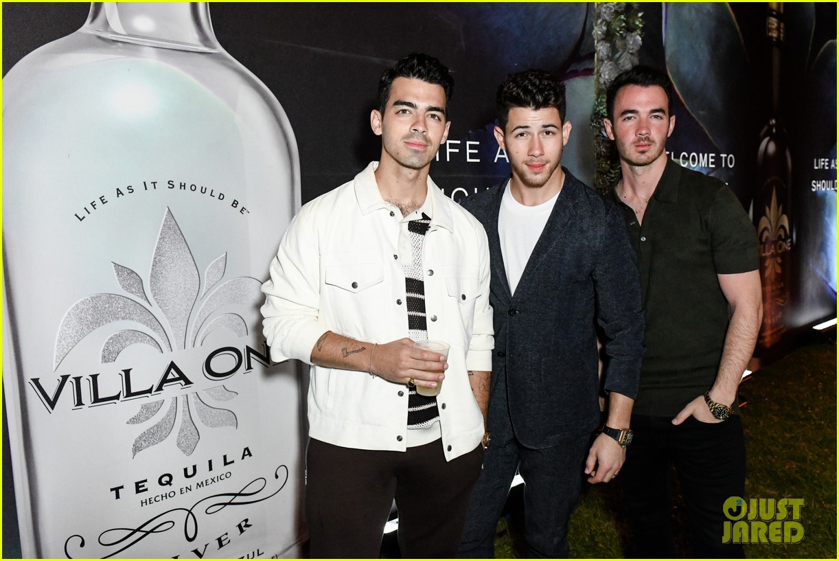 nick jonas tequila celebration priyanka chopra 05