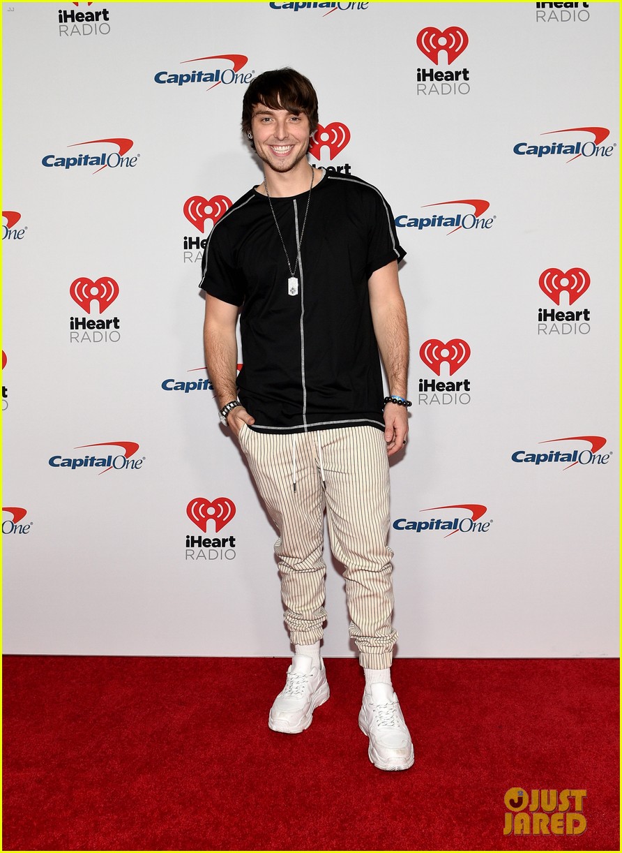 luc hale joins katy keene cast for iheartradio music festival 05
