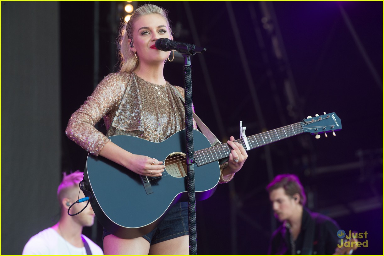 Kelsea Ballerini Has Over 200 Songs To Go Through For Her New Album ...