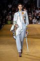 kendall jenner burberry fashion show 02