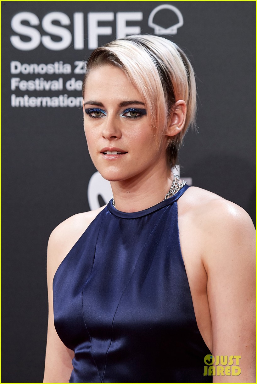 Full Sized Photo of kristen stewart blackbird premiere san sebastian 22