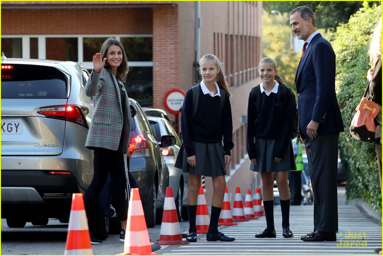 leonor sofia arrive first day school spain 01